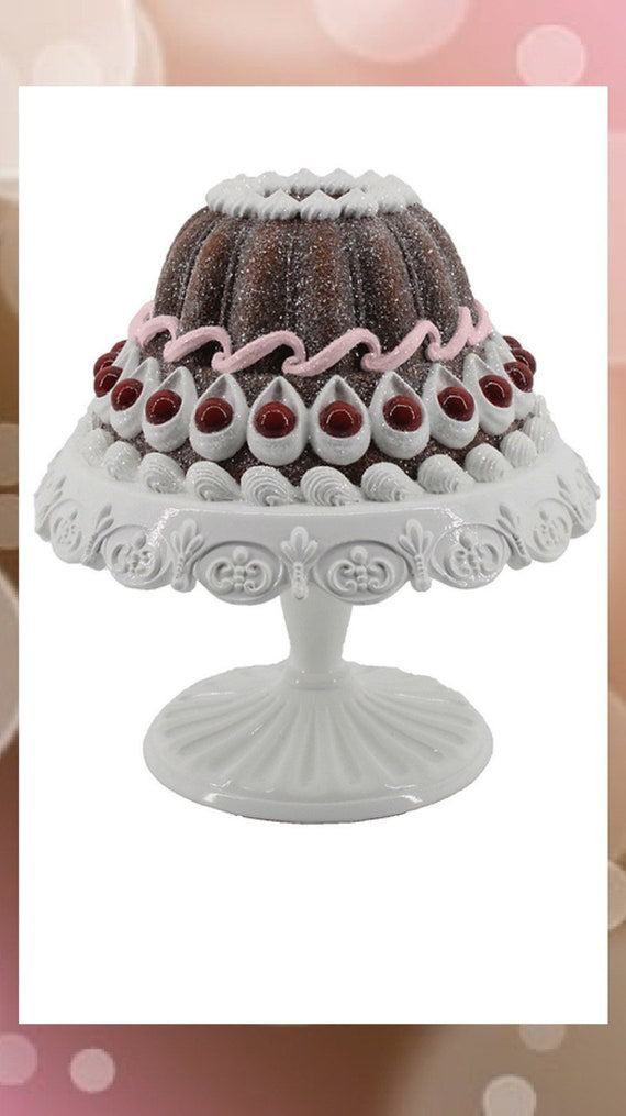 Bundt Gingerbread Cake On Pedestal