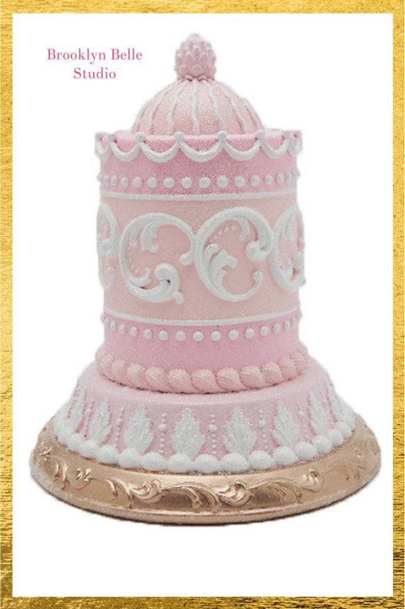 9.25 Pink Cake On Gold Tray