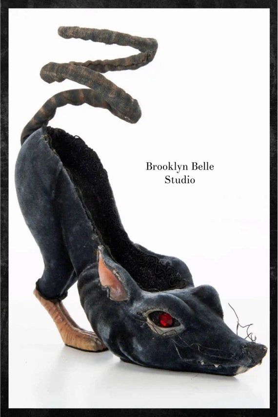 Katherine's Collection Halloween Eternal Devotion Rat Stiletto Tabletop Decor