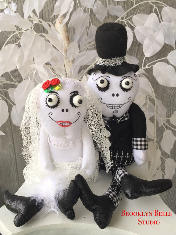 Bride And Groom Skeleton Dolls