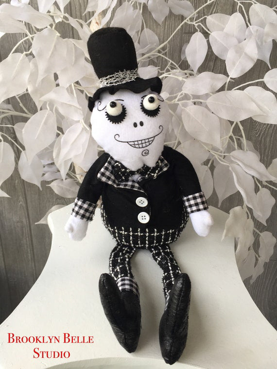 Bride And Groom Skeleton Dolls